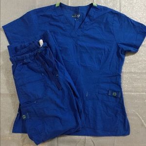 Wonderflex by Wonder Wink royal blue med scrub set